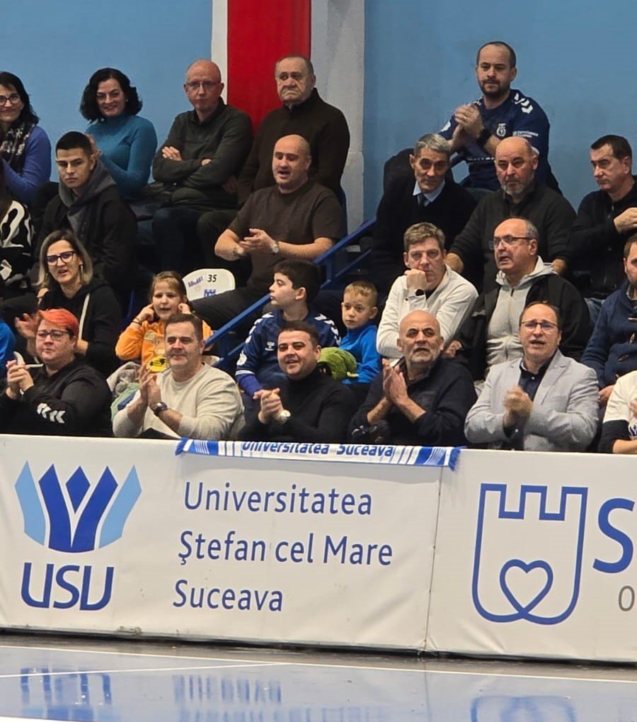 Președintele CJ Suceava, primarul Vasile Rîmbu și rectorul USV Mihai Dimian, prezenți la ultimul meci al CSU Suceava din acest an 6961
