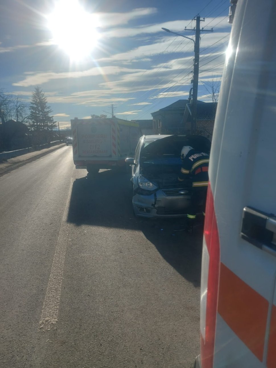 Doi minori și doi adulți la spital, în urma unui accident produs în localitatea Liteni 7031