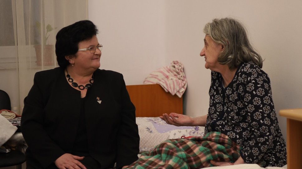 Elevii Școlii Gimnaziale „Vasile Tomegea” din Boroaia au dus spiritul Crăciunului bunicilor de la Solca 7066