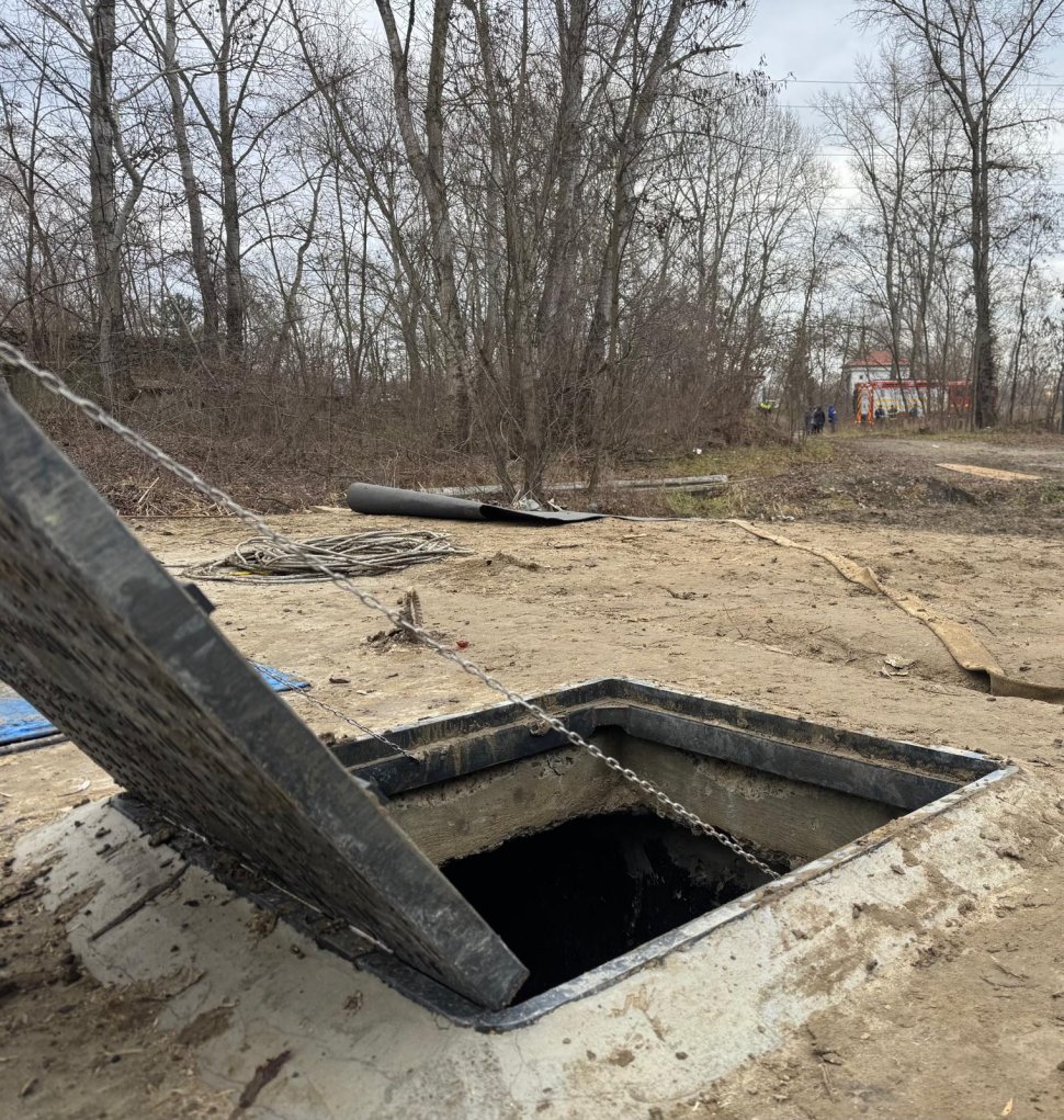 Misiune contracronometru pentru patru muncitori cărora li s-a făcut rău într-un cămin de apă 7021