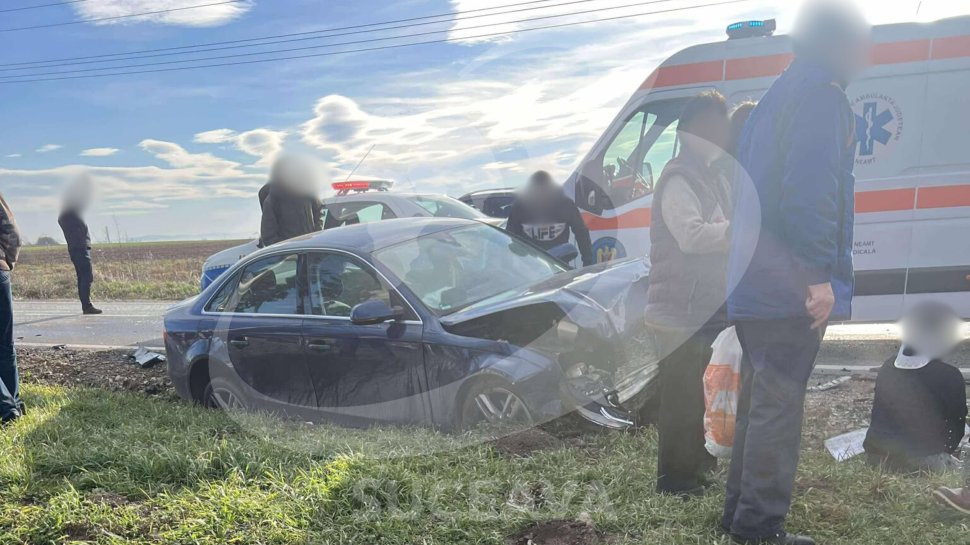 Impact frontal puternic între două mașini, la Piatra Neamț: șase victime, dintre care trei încarcerate între fiarele contorsionate 7074