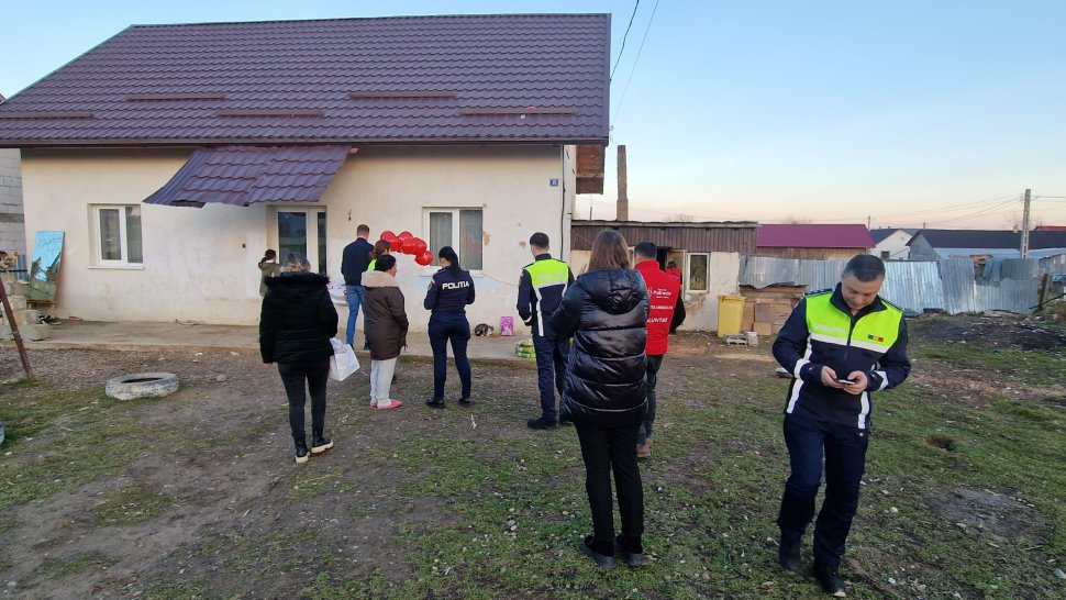 Acțiuni de informare a cetățenilor cu privire la protecția animalelor; cadouri pentru cei mici și hrană pentru necuvântătoare 7227