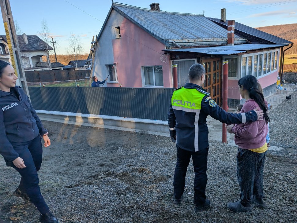 Acțiuni de informare a cetățenilor cu privire la protecția animalelor; cadouri pentru cei mici și hrană pentru necuvântătoare 7233