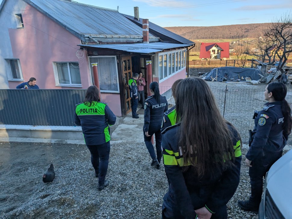 Acțiuni de informare a cetățenilor cu privire la protecția animalelor; cadouri pentru cei mici și hrană pentru necuvântătoare 7238