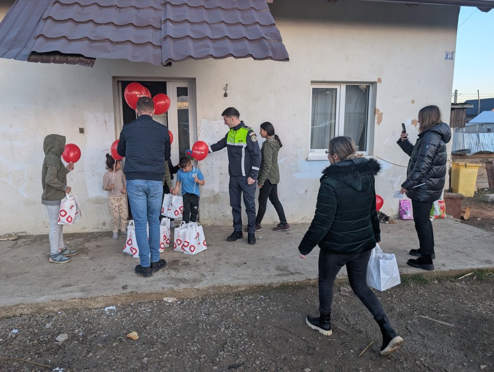 Acțiuni de informare a cetățenilor cu privire la protecția animalelor; cadouri pentru cei mici și hrană pentru necuvântătoare 7246