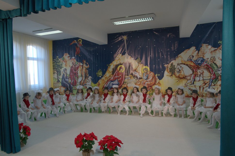 Licuricii Crăciunului au strălucit la Grădinița Seminarului Teologic Liceal Ortodox „Mitropolitul Dosoftei” Suceava  7190