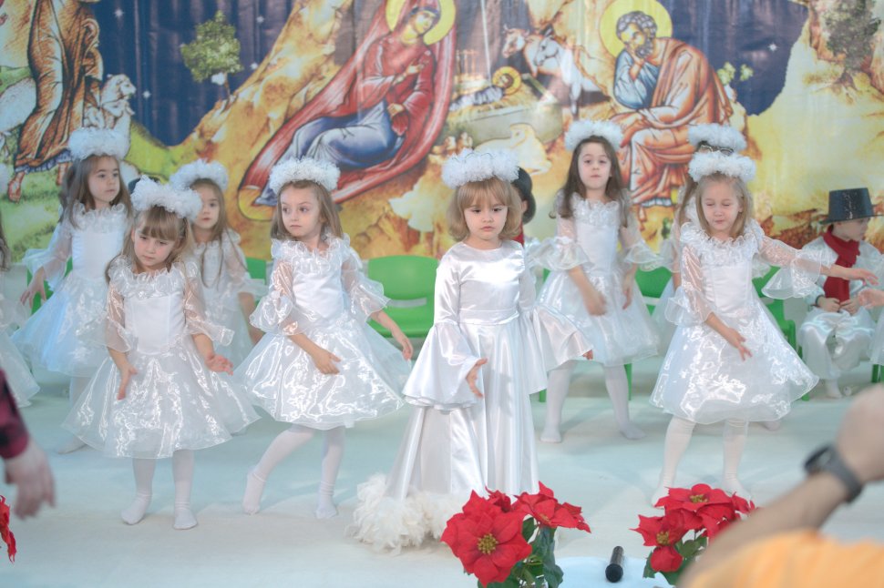 Licuricii Crăciunului au strălucit la Grădinița Seminarului Teologic Liceal Ortodox „Mitropolitul Dosoftei” Suceava  7199