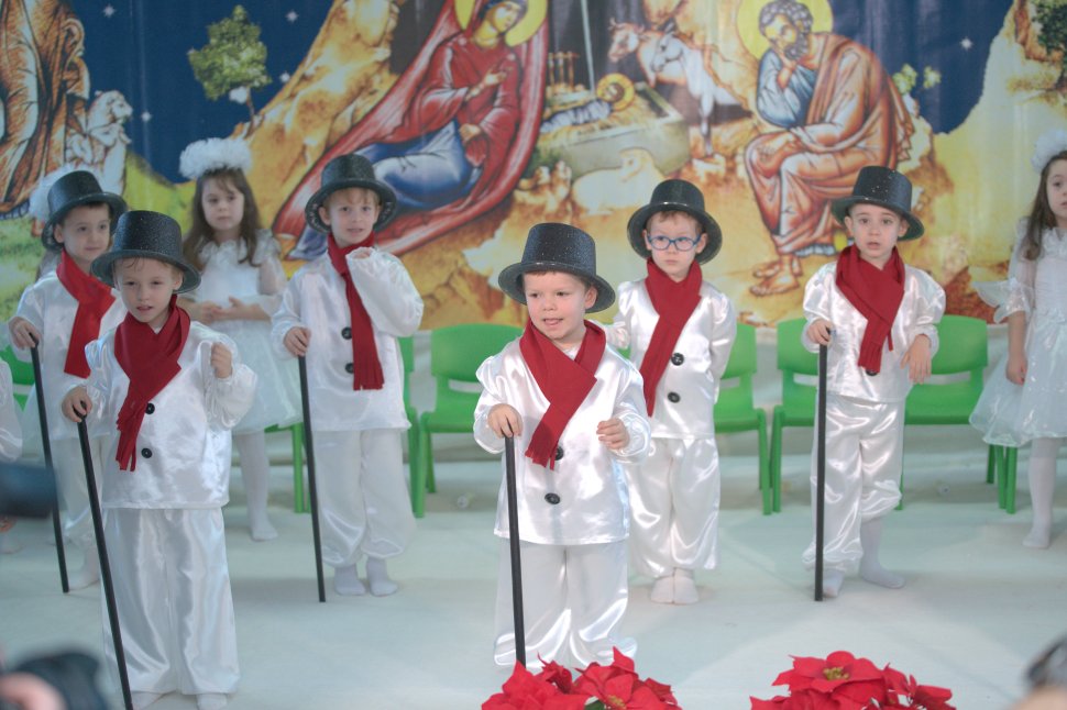 Licuricii Crăciunului au strălucit la Grădinița Seminarului Teologic Liceal Ortodox „Mitropolitul Dosoftei” Suceava  7201