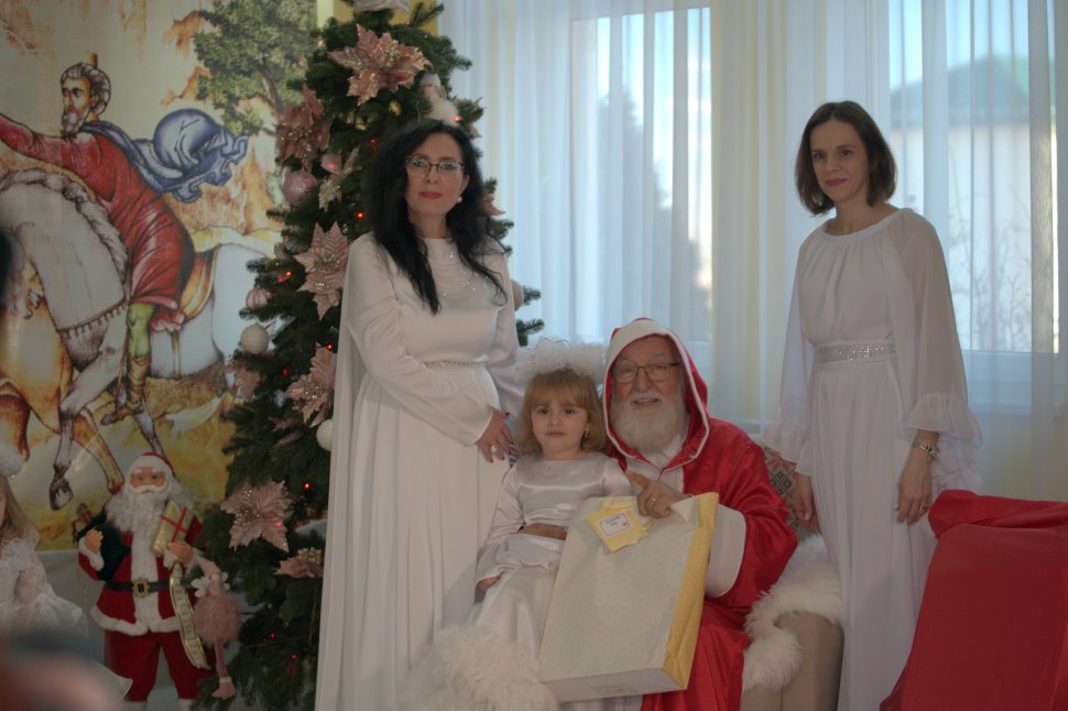 Licuricii Crăciunului au strălucit la Grădinița Seminarului Teologic Liceal Ortodox „Mitropolitul Dosoftei” Suceava  7218