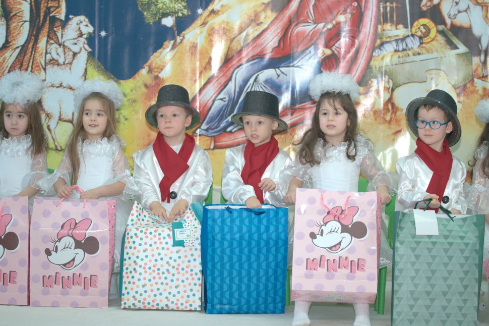 Licuricii Crăciunului au strălucit la Grădinița Seminarului Teologic Liceal Ortodox „Mitropolitul Dosoftei” Suceava  7220