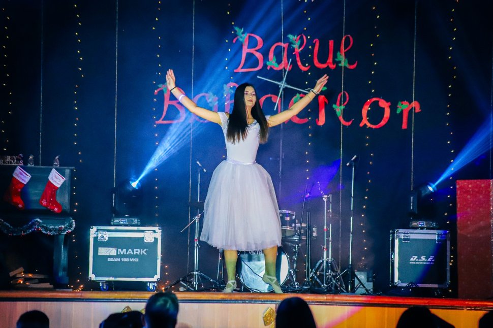 Magie și talent la Balul Bobocilor, organizat de Colegiul Militar din Câmpulung Moldovenesc 7160