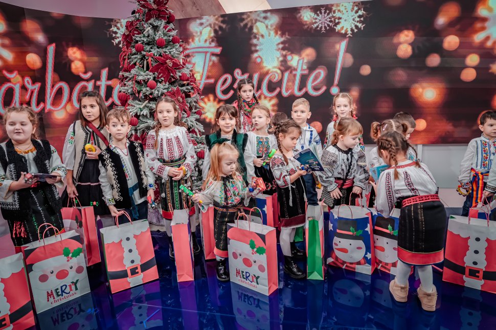Cei mai mici colindători de la “Grădinița Magica Rădăuți”, în platoul Antena 3 Suceava 7294