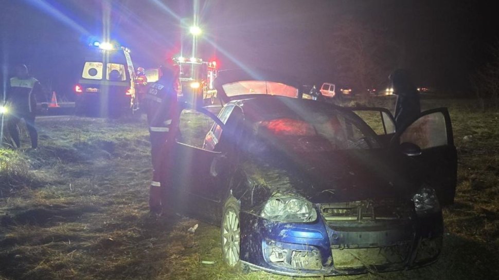 Două autoturisme implicate într-un accident rutier cu patru victime, la Dărmănești