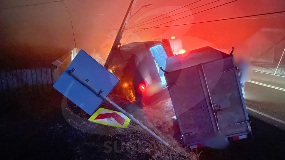 Ceața și carosabilul umed au scos un autobuz în afara drumului; experiența șoferului a prevenit o tragedie majoră 7333