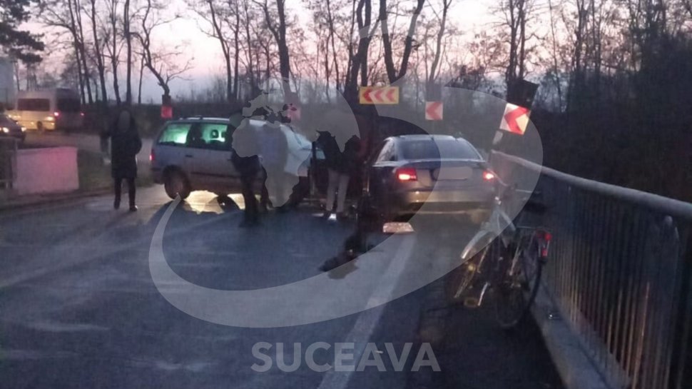 Două autoturisme implicate într-un grav accident rutier, la Boroaia 7326