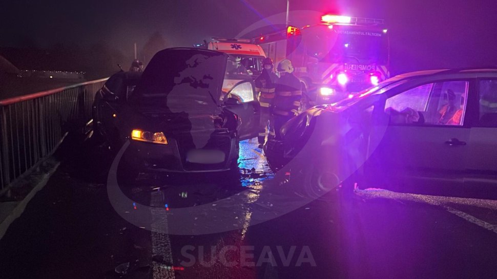 Două autoturisme implicate într-un grav accident rutier, la Boroaia