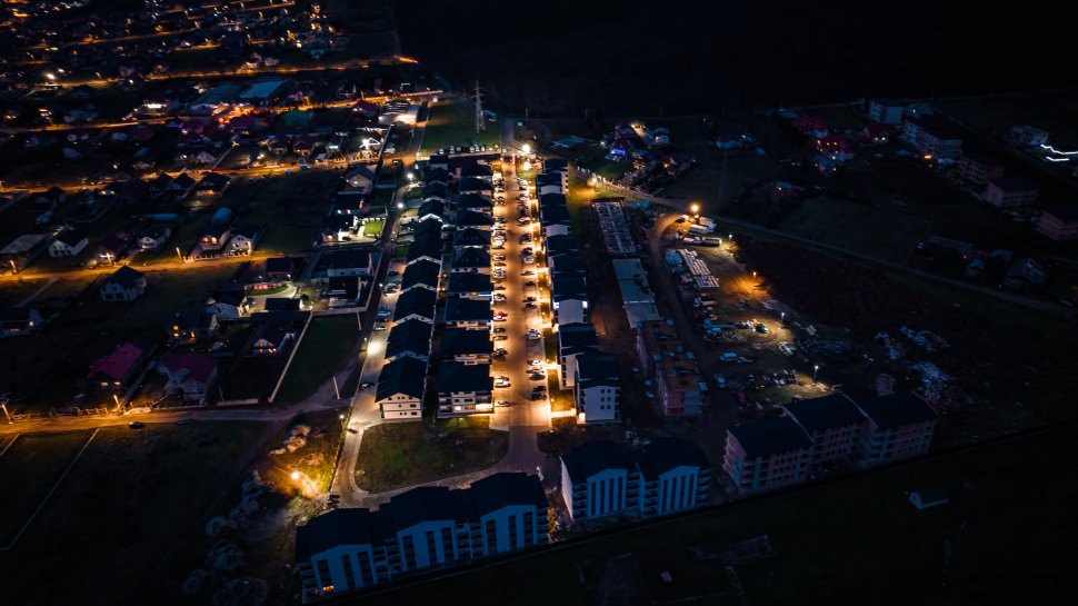 Moș Crăciun a poposit în cartierul „La Pădurea de Stejari”, aducând bucurie și cadouri 7348