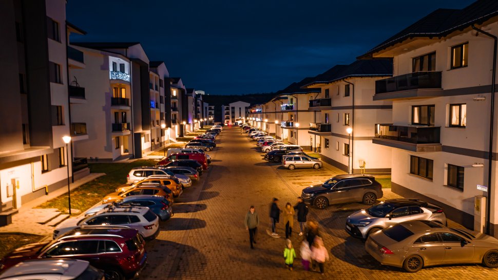 Moș Crăciun a poposit în cartierul „La Pădurea de Stejari”, aducând bucurie și cadouri 7350