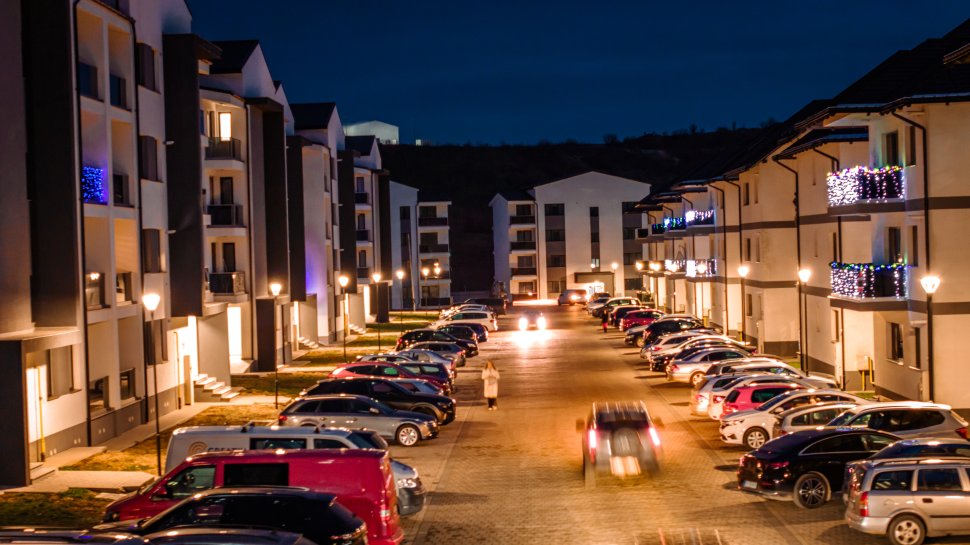 Moș Crăciun a poposit în cartierul „La Pădurea de Stejari”, aducând bucurie și cadouri 7353