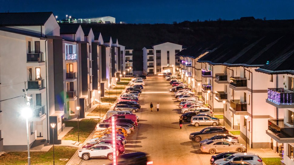 Moș Crăciun a poposit în cartierul „La Pădurea de Stejari”, aducând bucurie și cadouri 7354