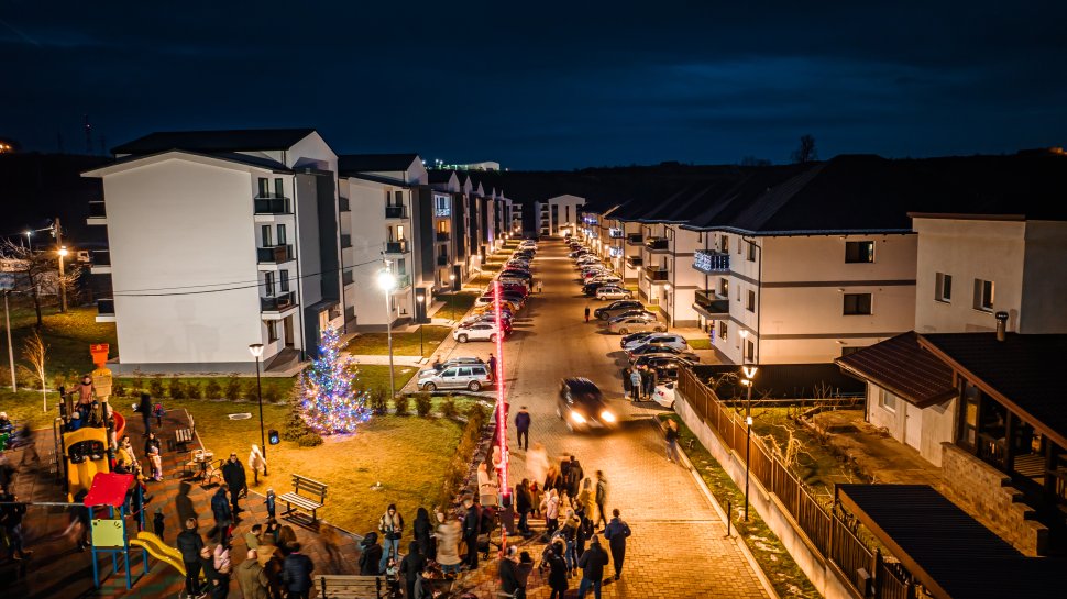 Moș Crăciun a poposit în cartierul „La Pădurea de Stejari”, aducând bucurie și cadouri 7356