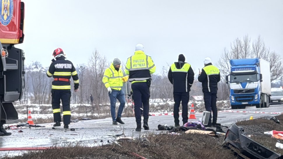 Impact fatal pe E85: Autoturism și cisternă implicate într-un impact violent la Roșiori 7377