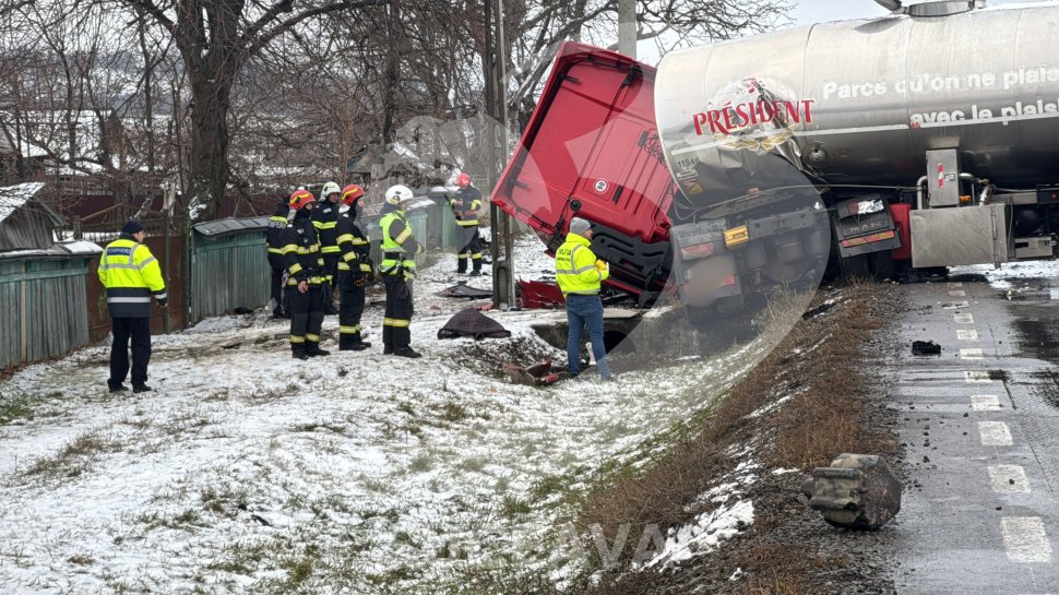 Impact fatal pe E85: Autoturism și cisternă implicate într-un impact violent la Roșiori 7379