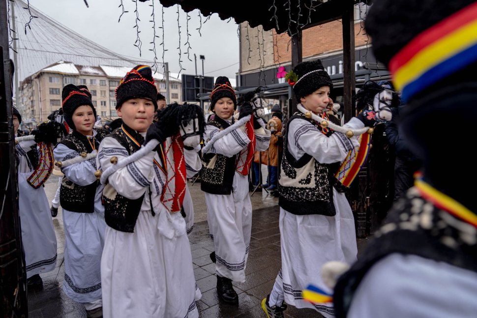 Festivalul Internațional „Obiceiuri de iarnă”, readuce magia tradițiilor în Suceava 7391