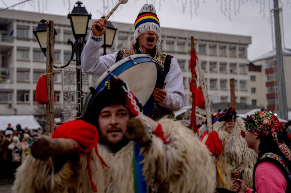 Festivalul Internațional „Obiceiuri de iarnă”, readuce magia tradițiilor în Suceava 7401