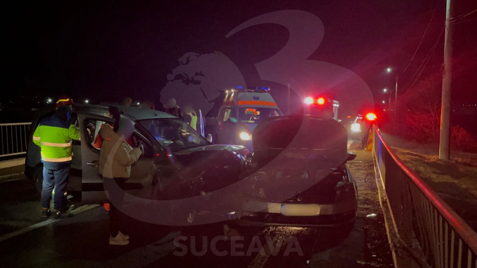 Impact puternic în miez de noapte la Boroaia: două autoturisme s-au ciocnit violent pe fondul carosabilului umed 7557