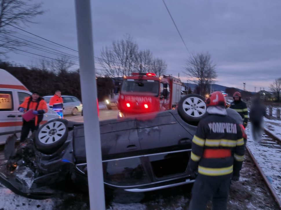 Șase persoane implicate într-un accident grav, la Vicovu de Jos 7645