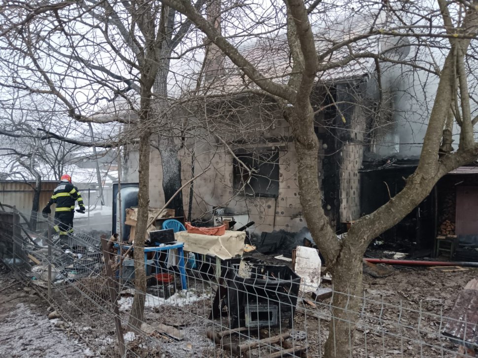 Incendiu puternic izbucnit într-o gospodărie din Falcău 7672
