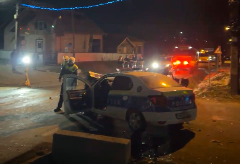 O autospecială de poliție și un tir implicate într-un grav accident rutier la ieșire din Vorona 7688
