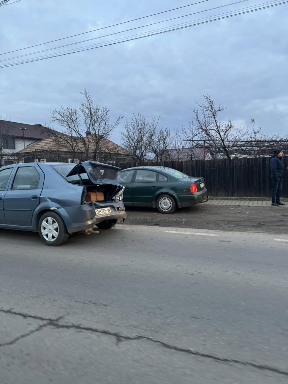 Un bărbat de 63 de ani rănit grav într-un accident rutier produs în Dumbrava Roșie 7675