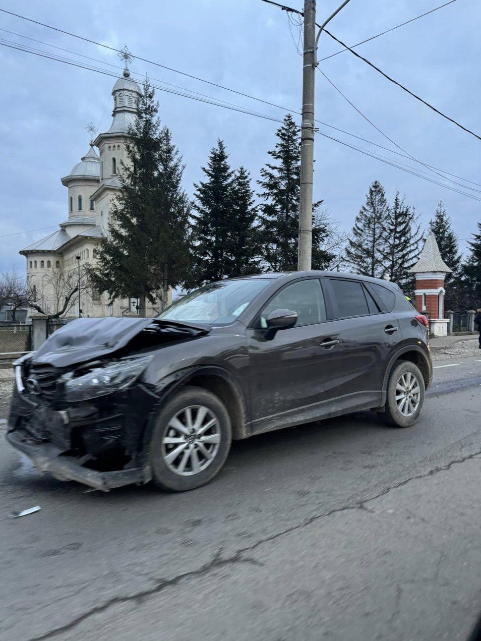 Un bărbat de 63 de ani rănit grav într-un accident rutier produs în Dumbrava Roșie 7679