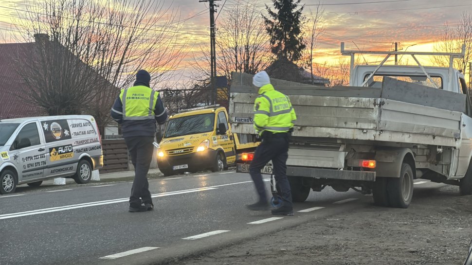 Minoră care traversa prin loc nepermis, lovită de o camionetă la Sasca 7779