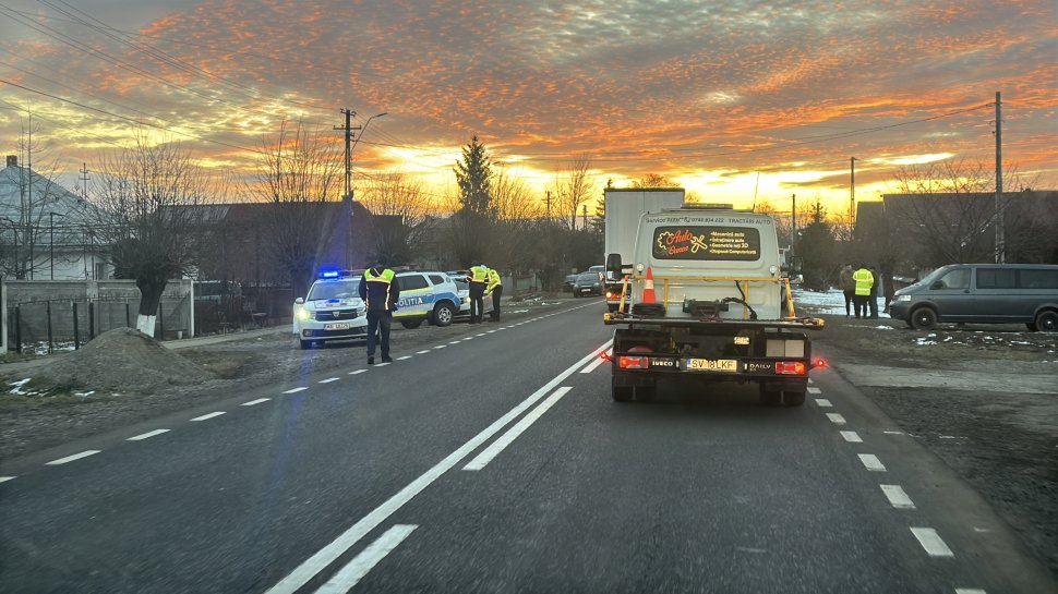 Minoră care traversa prin loc nepermis, lovită de o camionetă la Sasca 7781