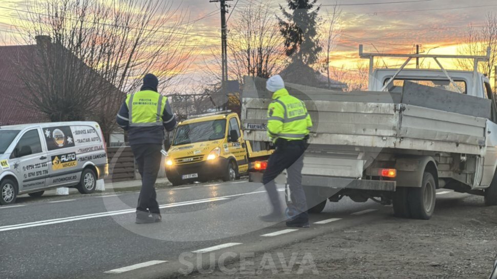 Minoră care traversa prin loc nepermis, lovită de o camionetă la Sasca 7783