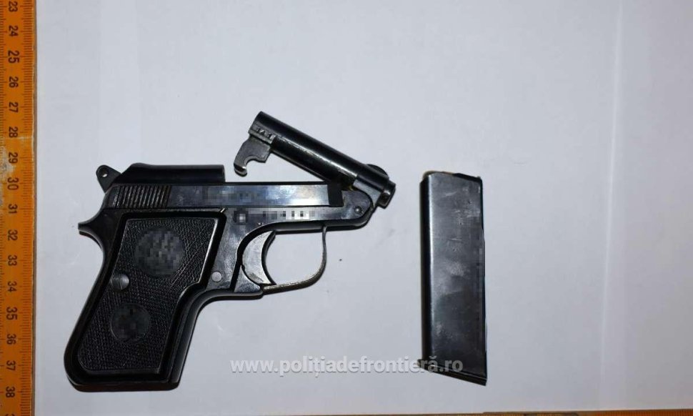 Polițiștii de frontieră, pe urmele traficanților de arme 7810