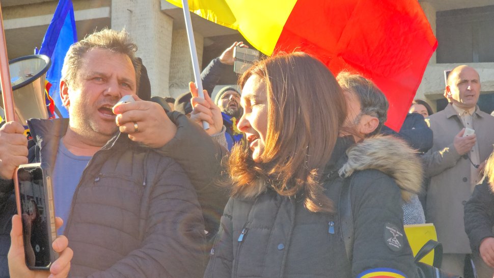 Protest AUR la Suceava cu peste 1.000 de oameni în stradă 7824