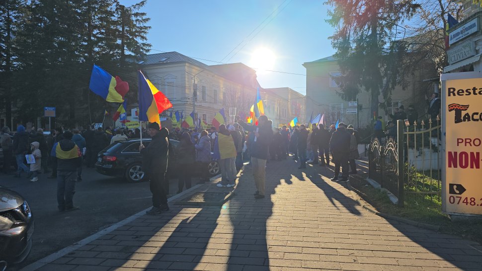 Protest AUR la Suceava cu peste 1.000 de oameni în stradă 7830