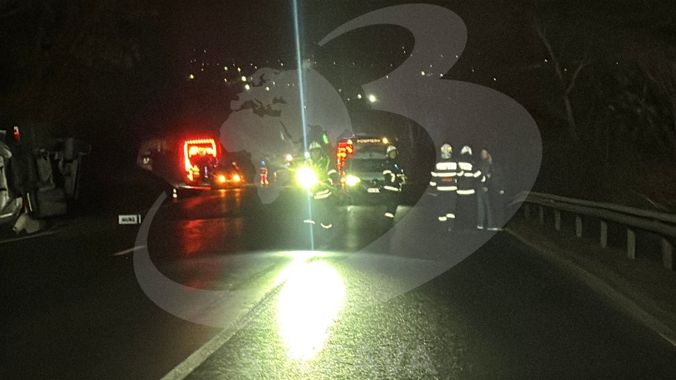 O cisternă cu combustibil s-a răsturnat marți seara, la Spătarești 7880