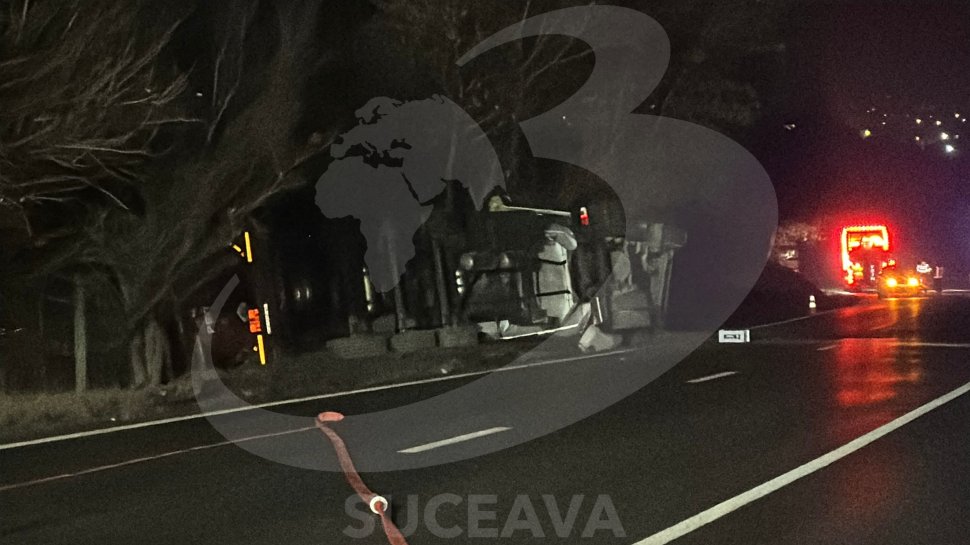 O cisternă cu combustibil s-a răsturnat marți seara, la Spătarești 7883