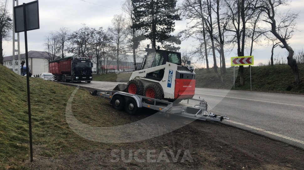 Ziua și accidentul în curba din comuna Boroaia, pe DN15C 7859