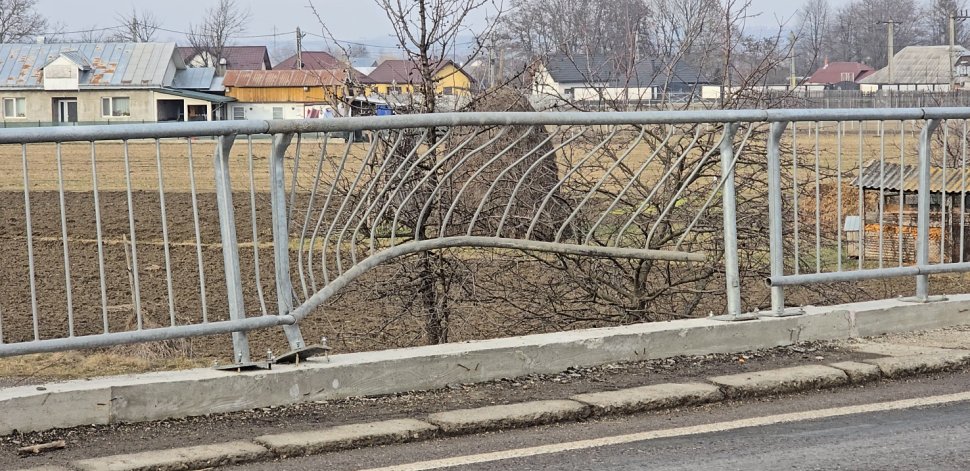Microfrezarea în spic nu a oprit accidentele rutiere în curba de la Boroaia 7921