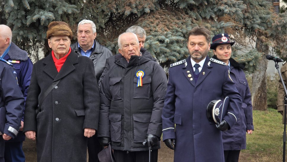 Hora Unirii, în fața statuii lui Alexandru Ioan Cuza din municipiul Suceava 7945