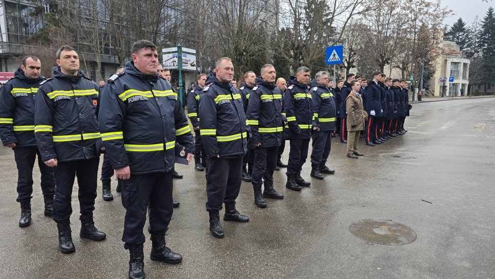 Hora Unirii, în fața statuii lui Alexandru Ioan Cuza din municipiul Suceava 7962