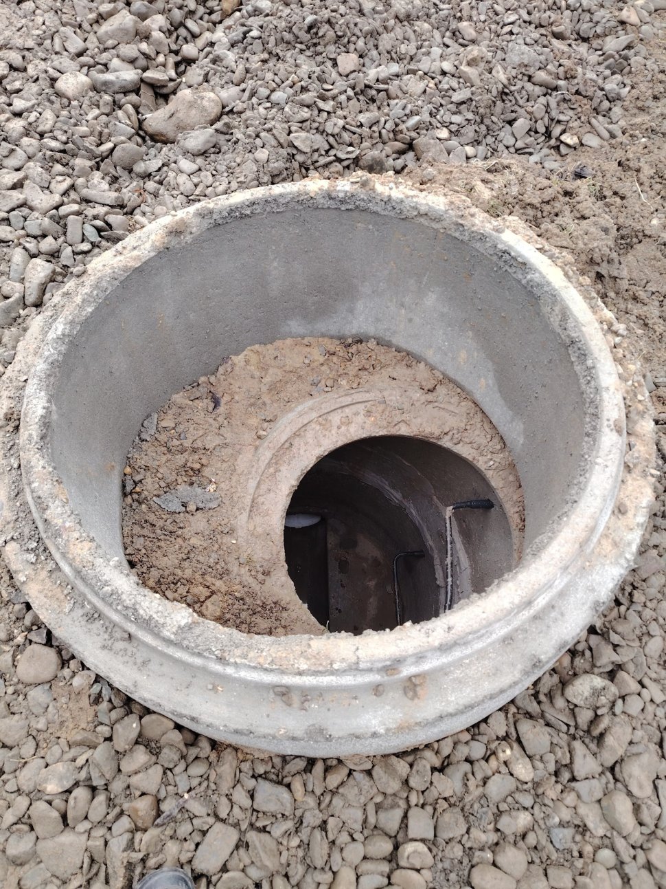 Reprezentanții PSD Dolhasca verifică lucrările la canalizare după sesizările cetățenilor 7987