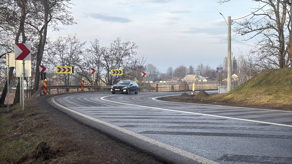 DRDP a revenit în curba de la Boroaia: carosabilul a fost microfrezat complet pentru a preveni noi accidente 8017