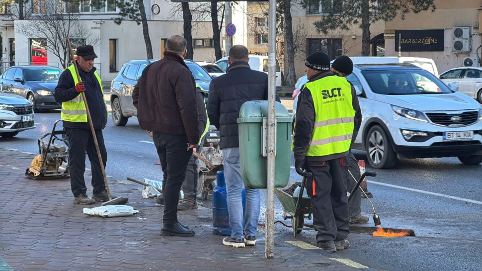 A început plombarea gropilor de pe străzile din municipiul Suceava